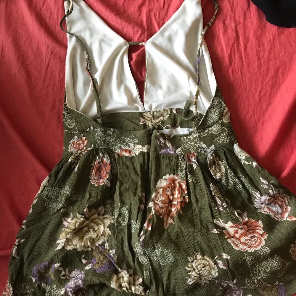 Romper - Picture 2 of 2